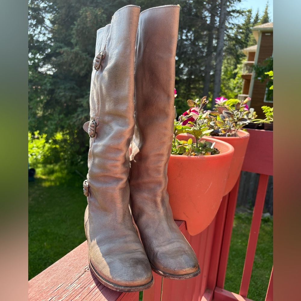 Frye Vintage Grey Leather Boots With Buckles~ Women’s Size 7 - Picture 3 of 11
